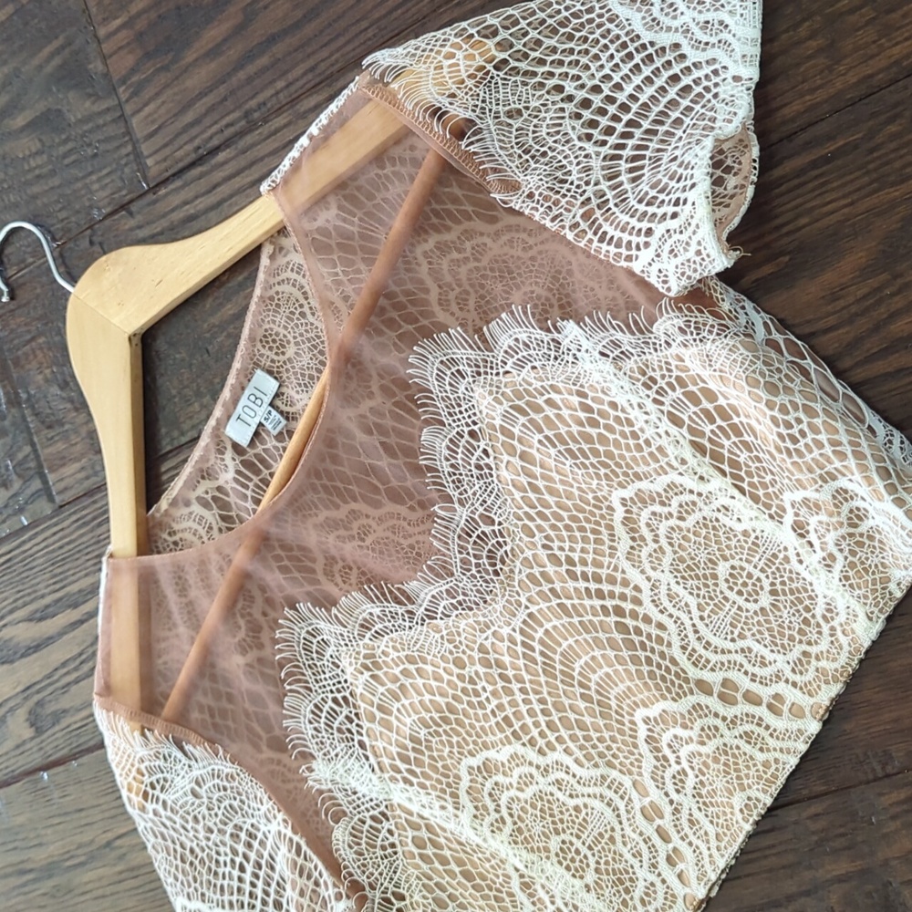 TOBI I Ivory Cream Lace and Mesh Short Sleeve Cropped Top, S